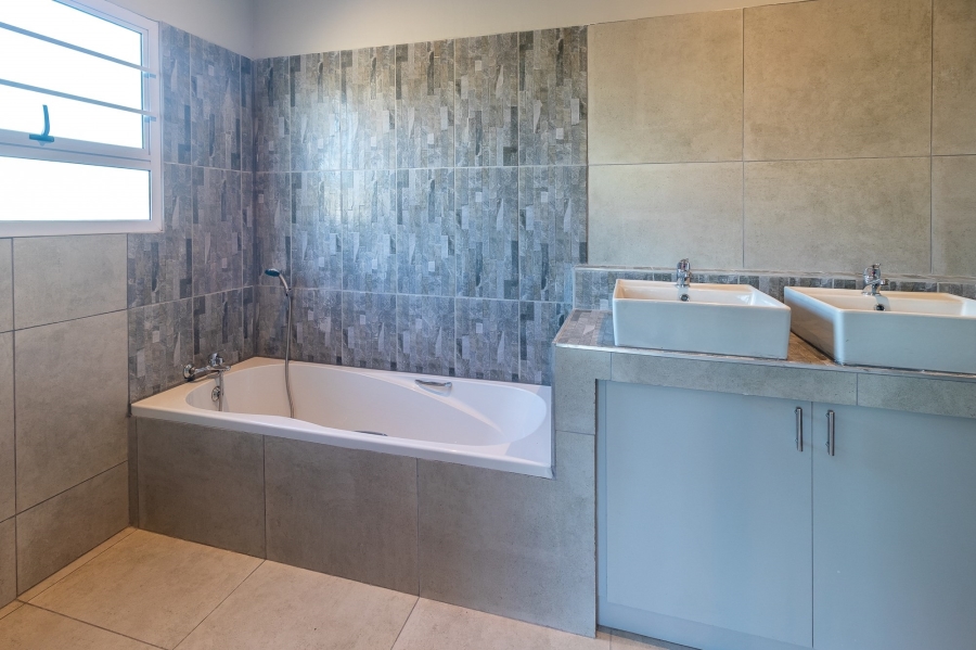 3 Bedroom Property for Sale in Boknesstrand Eastern Cape